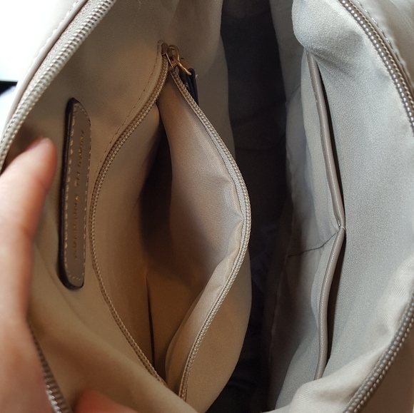 Adrienne Vittadini Nylon cross body bag - Picture 7 of 11